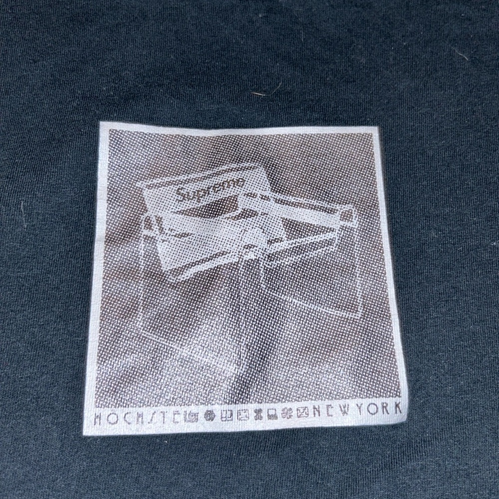 Supreme tee - Picture 2 of 5
